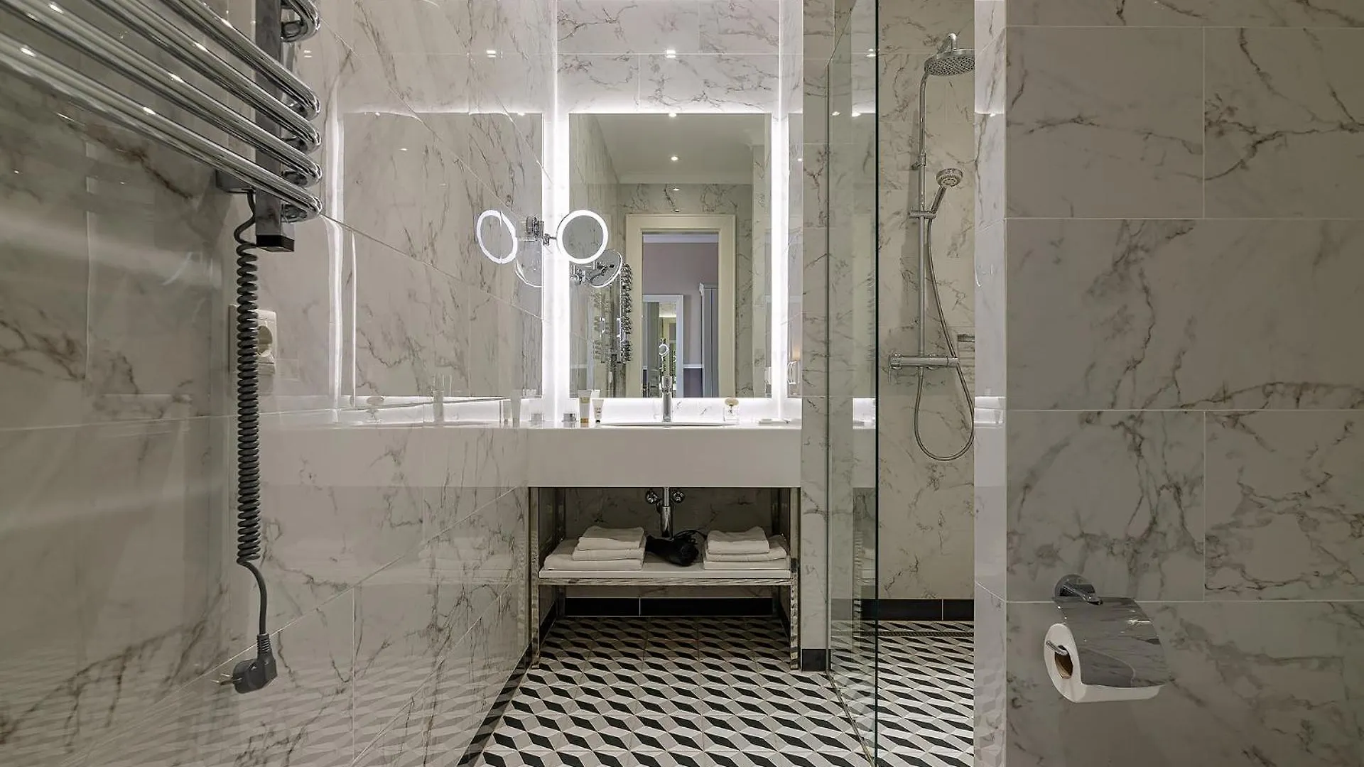 Modern Art Hotel Lviv
