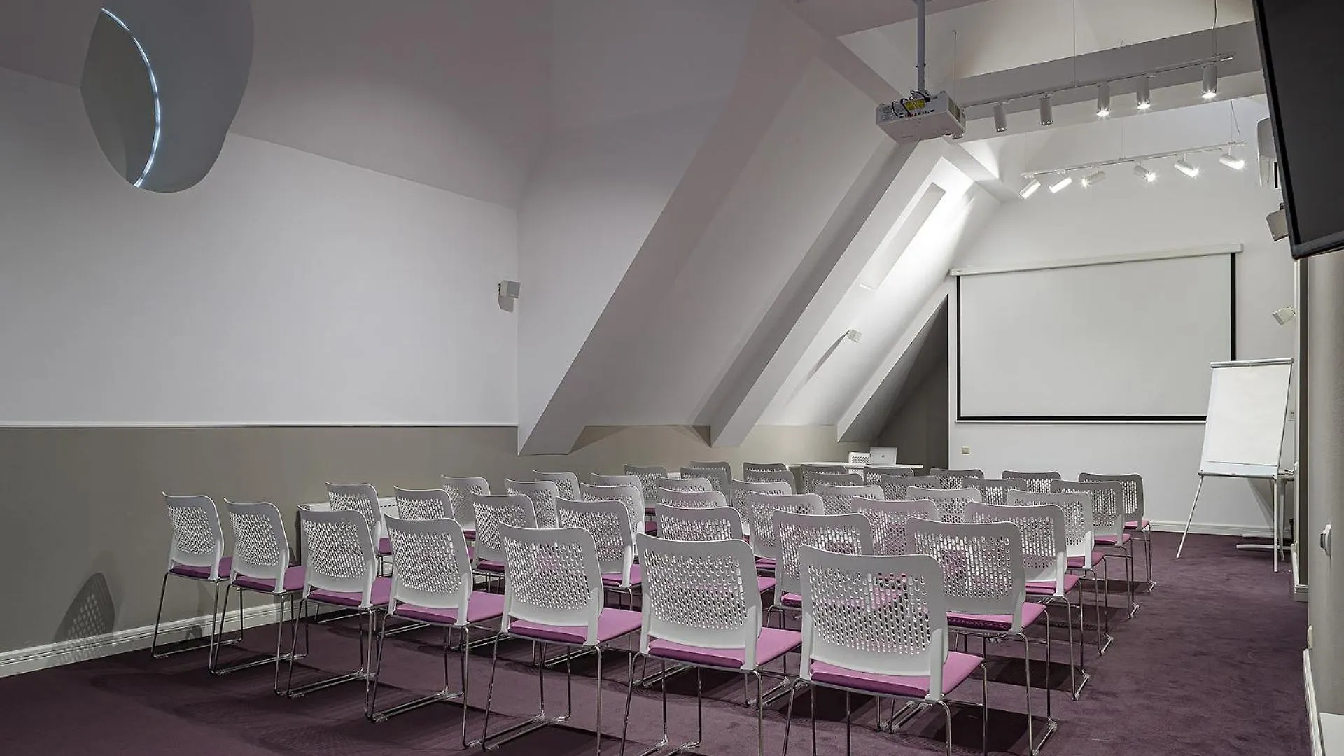 Modern Art Hotel Lviv