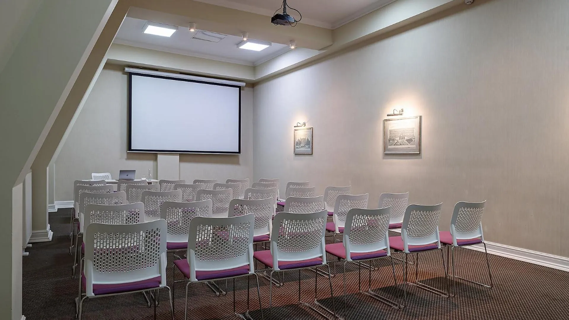 לבוב Modern Art Hotel 4*,  אוקראינה