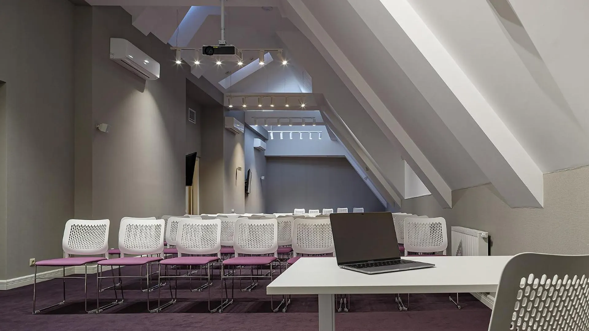 Modern Art Hotel Lviv