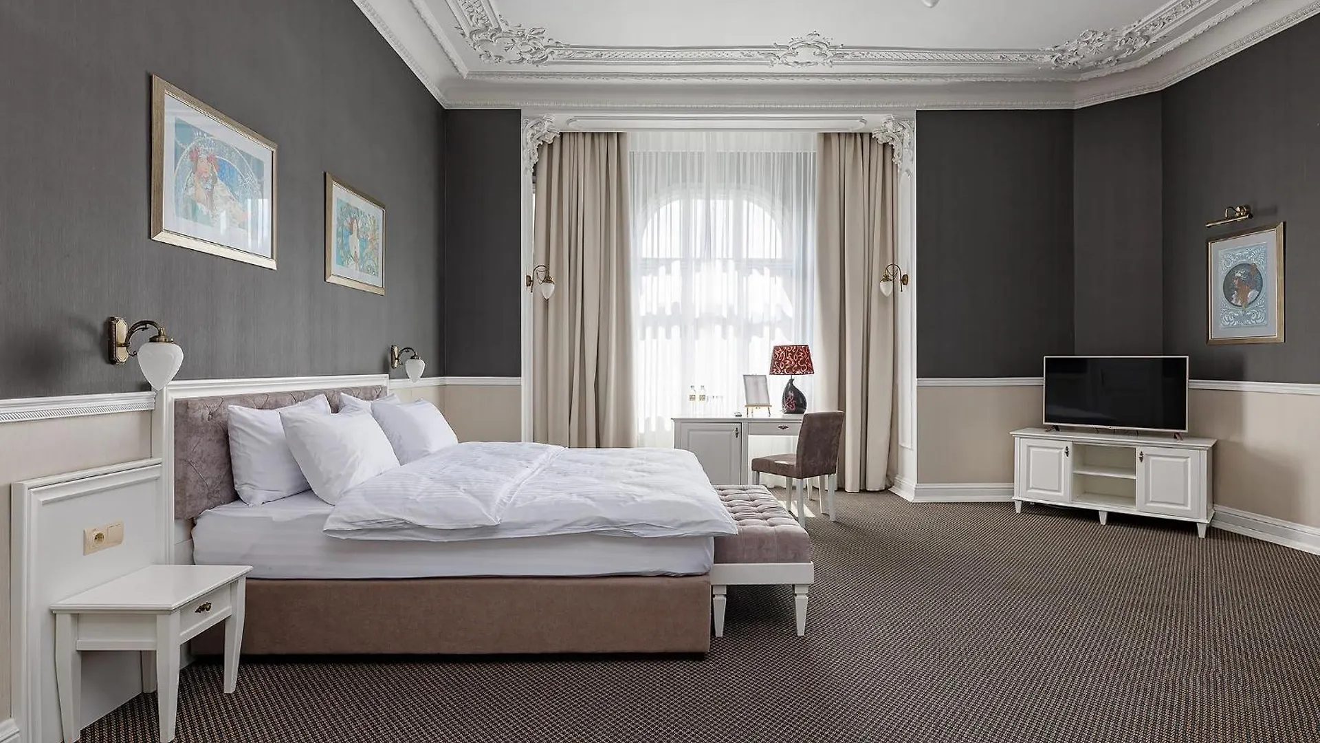 Modern Art Hotel Lviv