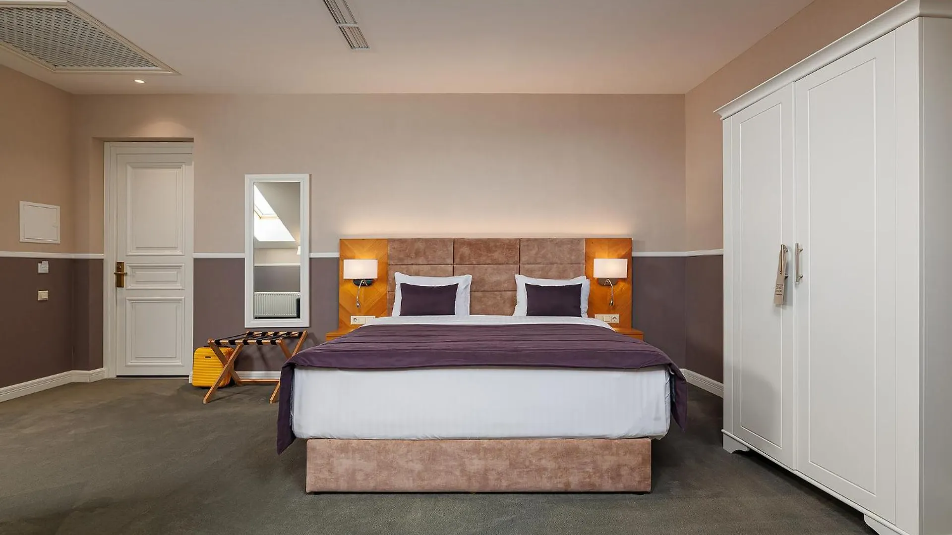 Modern Art Hotel Lvov