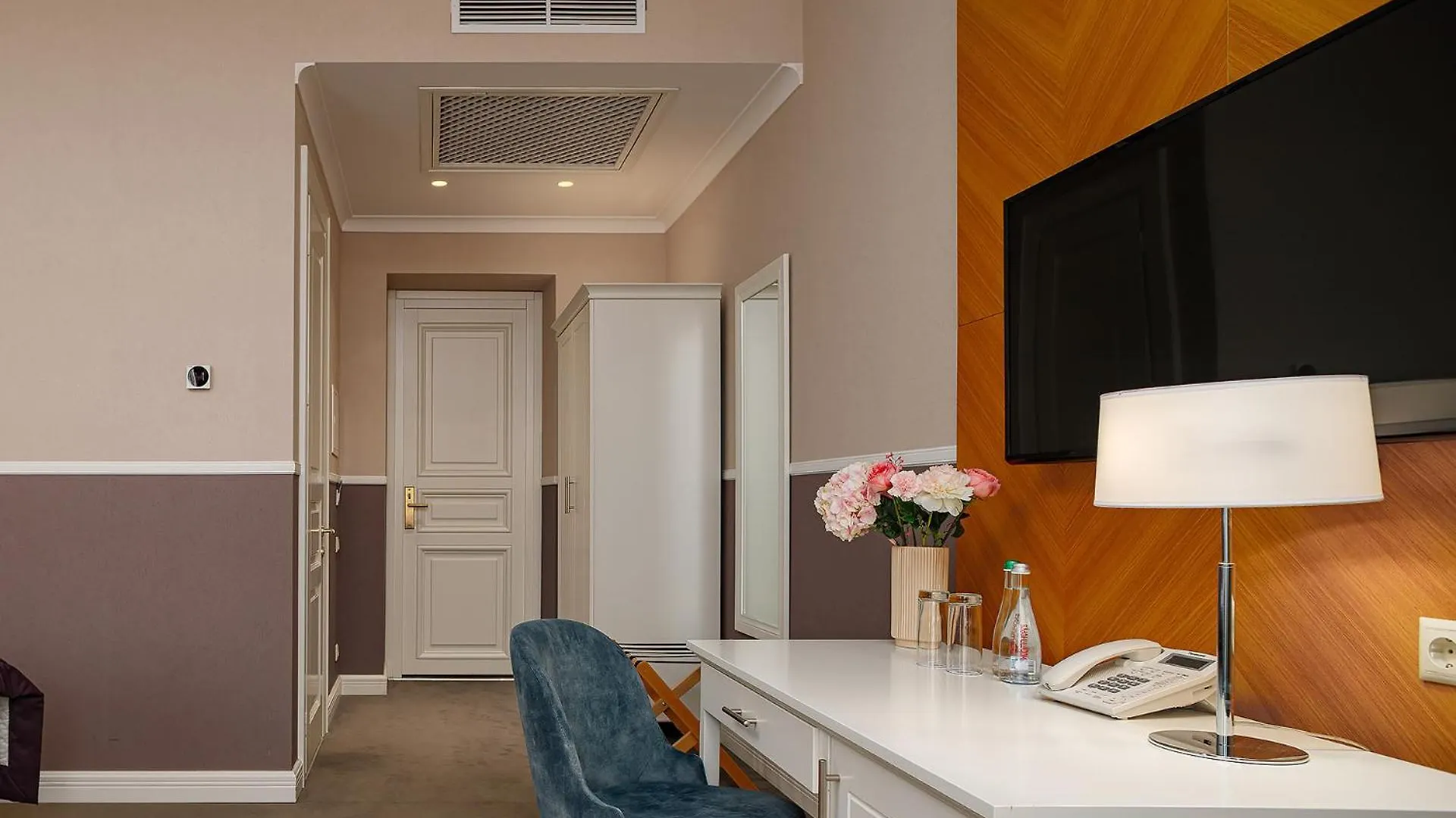 Modern Art Hotel Lviv